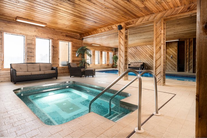 Natura Vue Resort & Boathouse