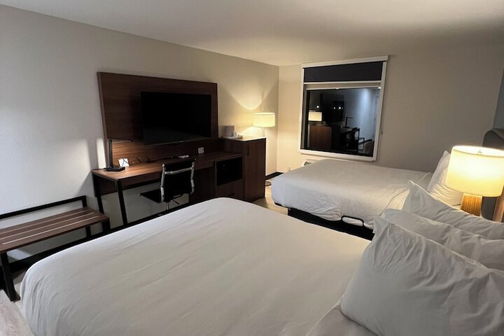 Wingate by Wyndham Dublin Near Claytor Lake State Park
