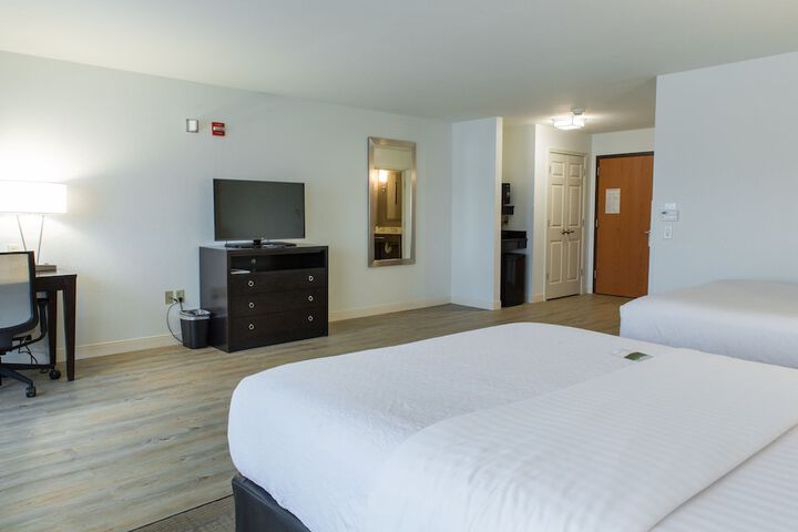 Holiday Inn Bloomington-Airport by IHG