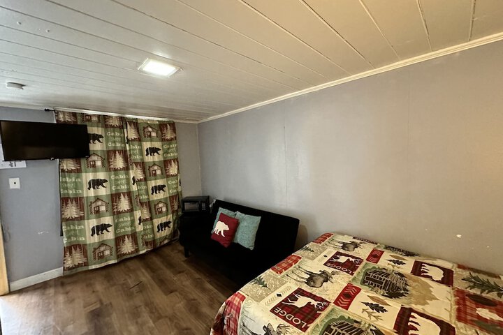 Room 4 of 36