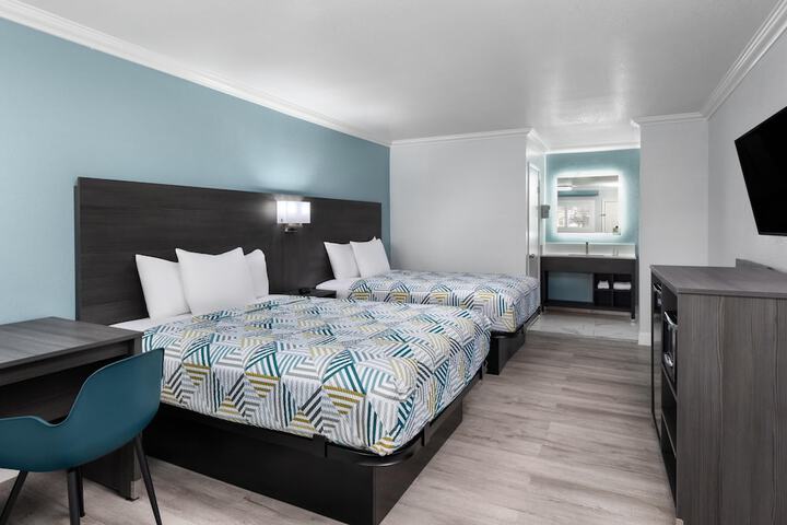 Red Lion Inn & Suites Lemoore
