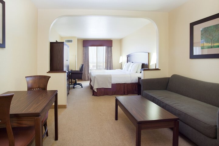 Room 14 of 26