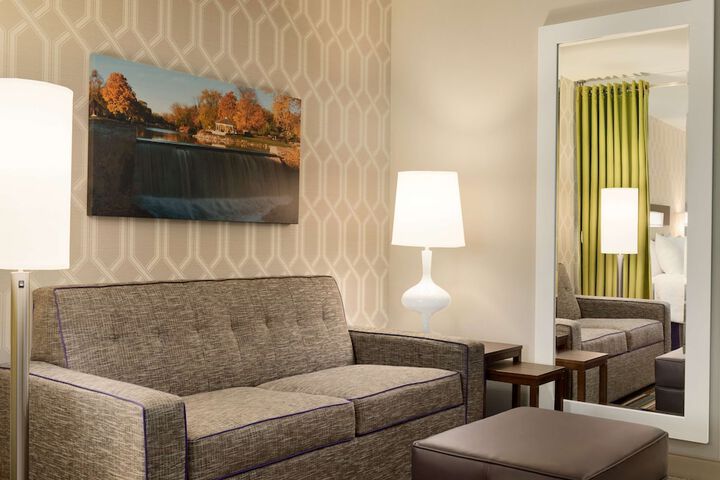 Home2 Suites by Hilton Menomonee Falls Milwaukee