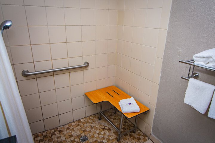 Room 33 of 52