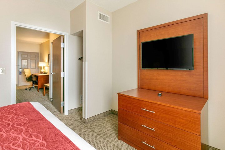 Room 11 of 34