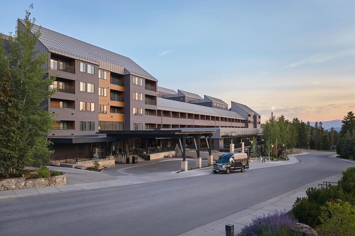 Hotel Alpenrock Breckenridge Curio Collection by Hilton