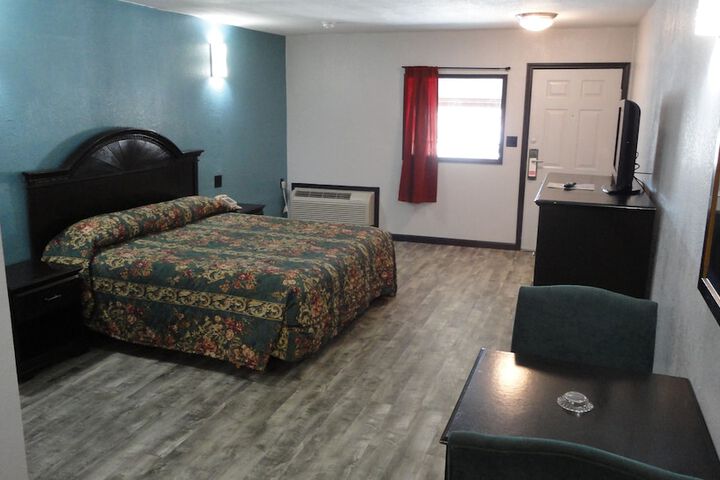 Room 10 of 31