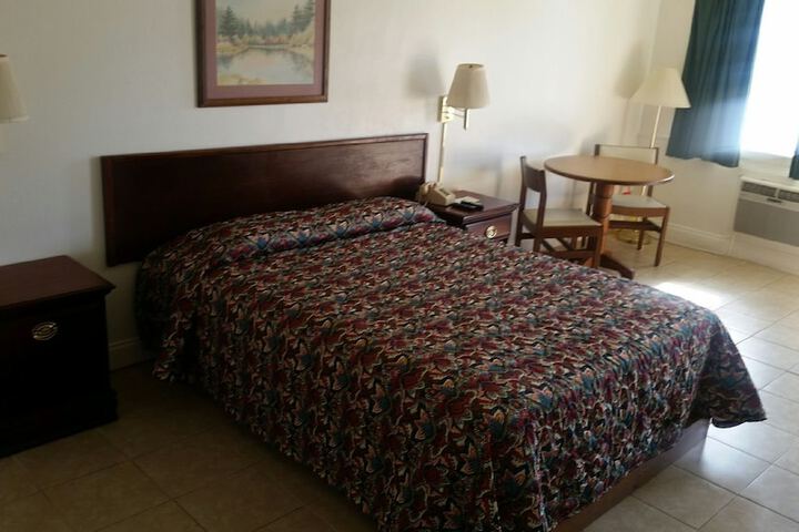 Room 13 of 16