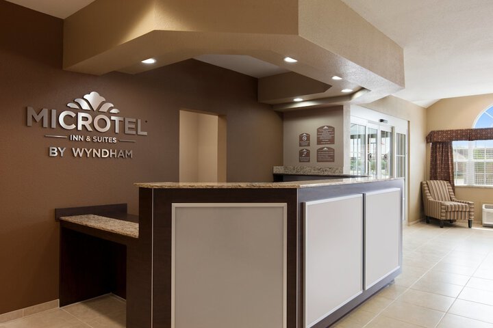 Microtel Inn & Suites by Wyndham Pleasanton