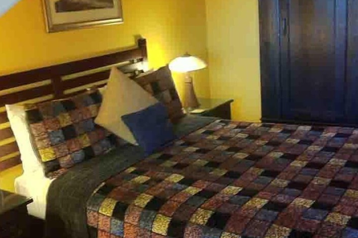 Room 98 of 150