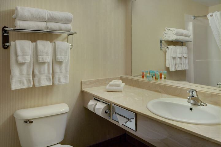 Pomeroy Inn & Suites Fort St. John