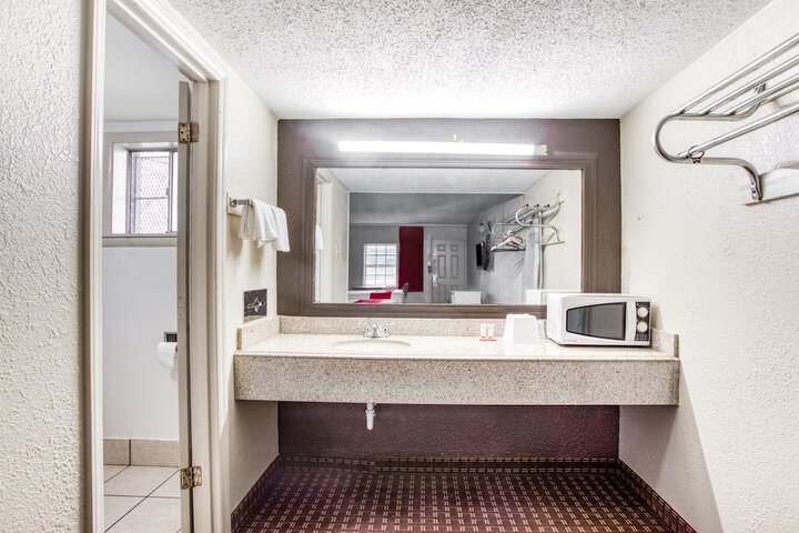 Room 20 of 28
