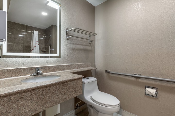 Room 15 of 28
