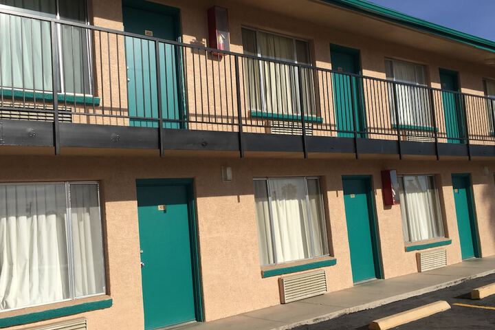 Hotel 7 of 25