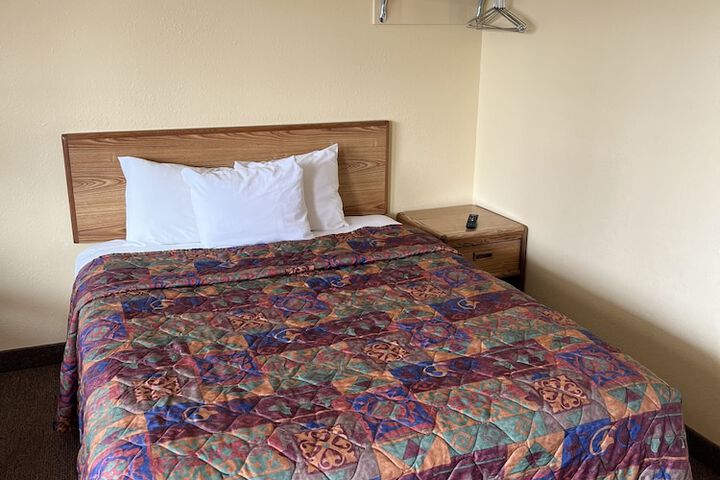 Room 151 of 443