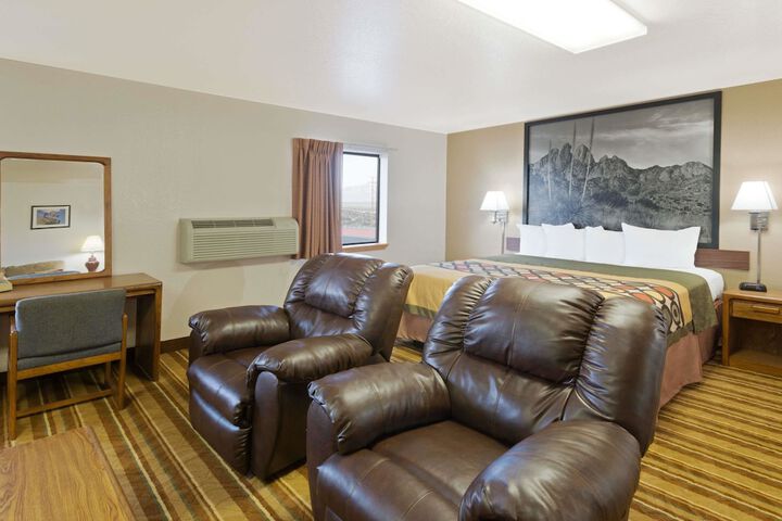 Room 9 of 34