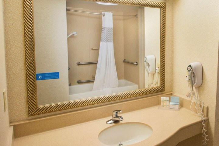 Hampton Inn & Suites Valdosta / Conference Center