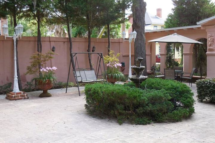 Hotel Exterior 17 of 19