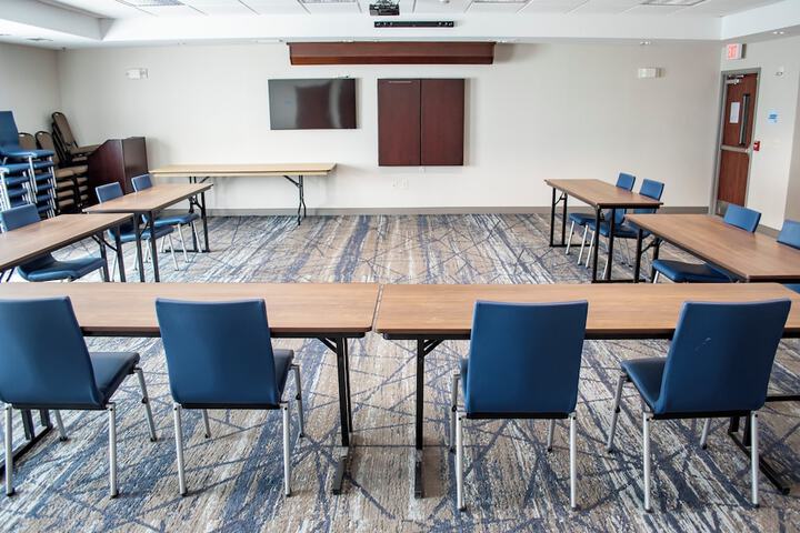 Holiday Inn Express and Suites Mason City by IHG