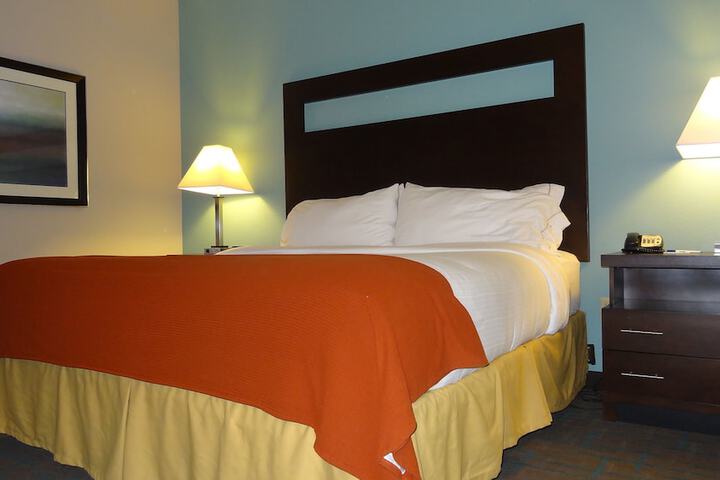 Room 14 of 48