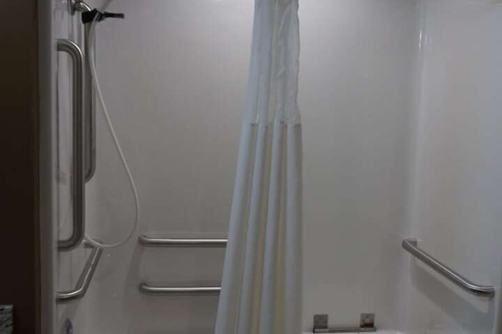 Room 6 of 39