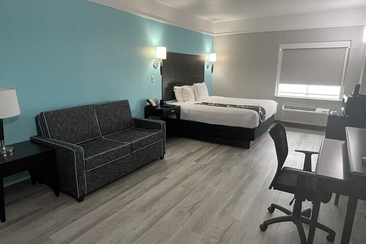 Room 83 of 115