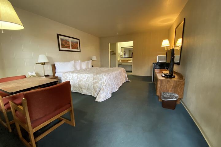 Room 26 of 33