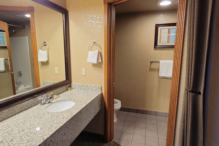 Best Western Plus Bayshore Inn