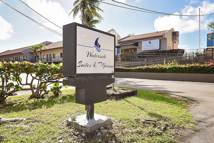Waterside Suites & Marina
