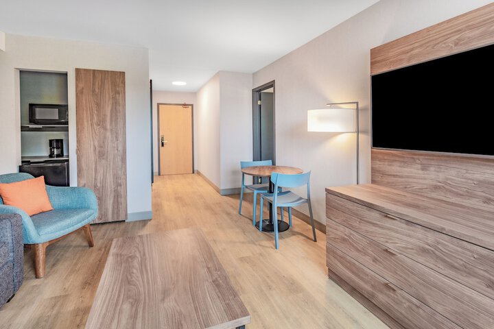 Room 8 of 24