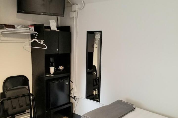 Room 34 of 43