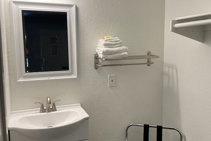 Premier Inns Thousand Oaks