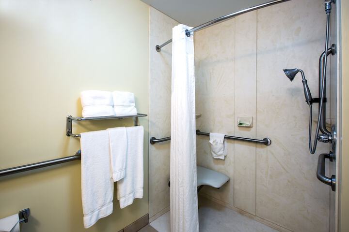 Holiday Inn Express & Suites Vandalia by IHG