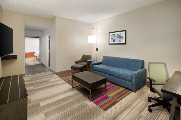Room 35 of 63