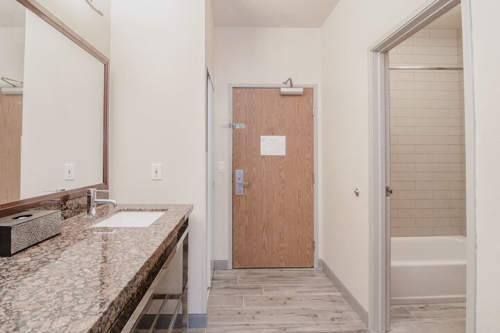 Best Western Plus Peppertree Airport Inn