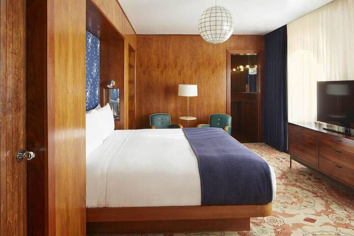 Room 14 of 34