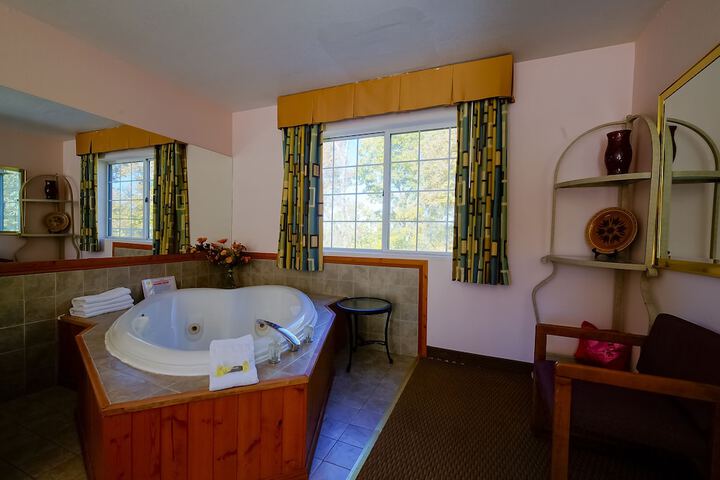 Hot Tub 102 of 111