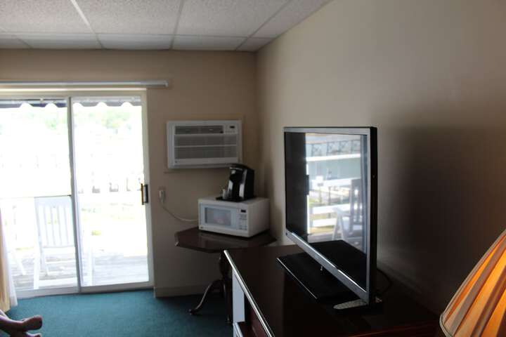 Room 72 of 159