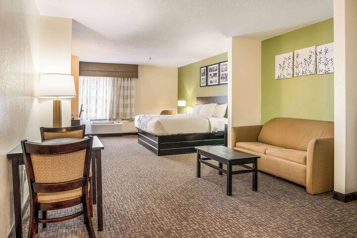 Sleep Inn & Suites Jacksonville near Camp Lejeune