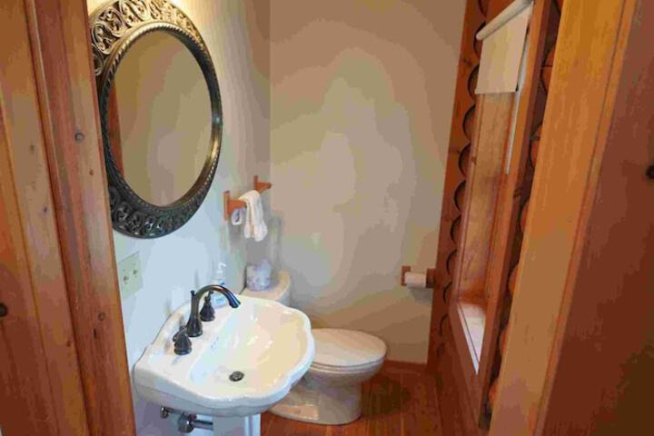 Room 140 of 241