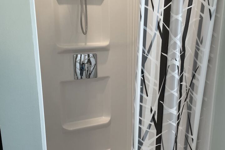 Room 28 of 65