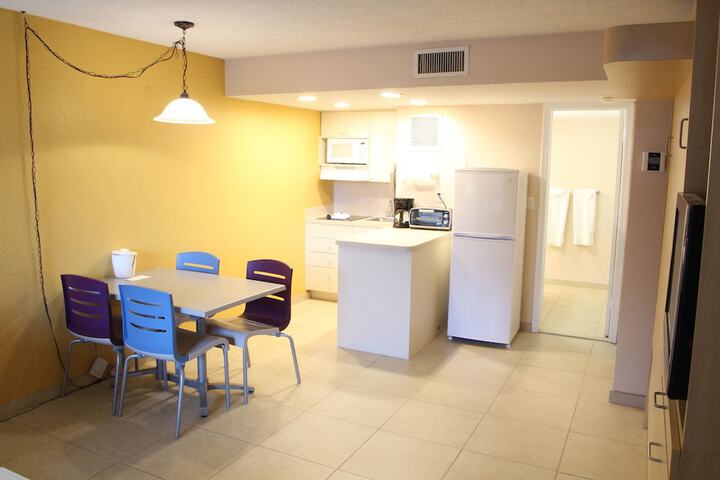 Room 9 of 16