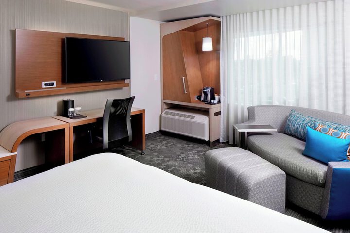 Room 15 of 40