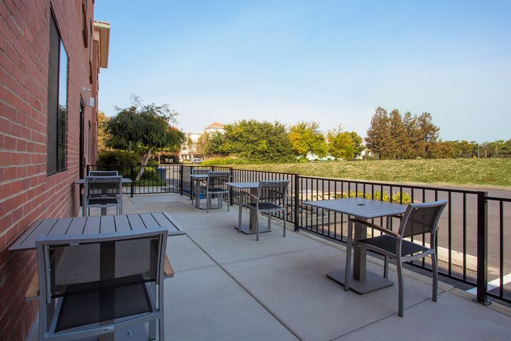 Terrace/Patio 59 of 63