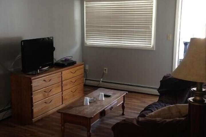 Room 10 of 35