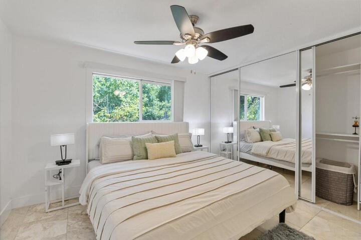 Molivu Homes 3BR - NewRemodel PetFriendly, Yard