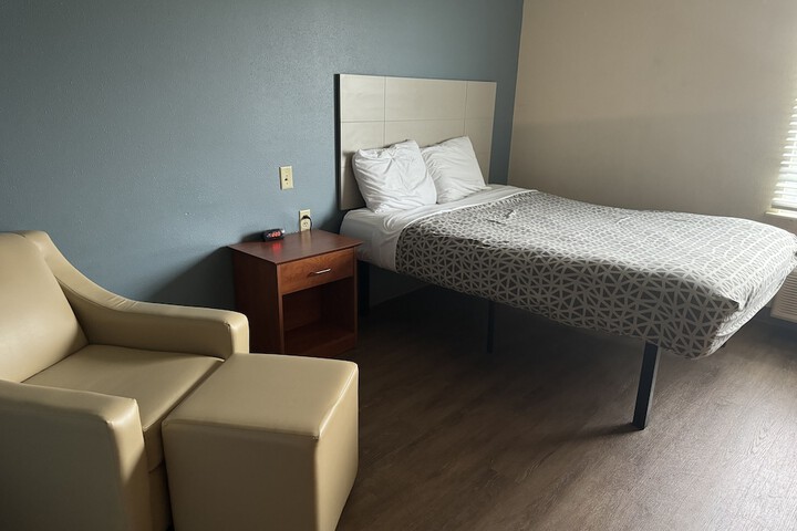 Room 32 of 41