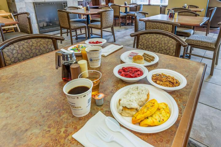 Breakfast/Coffee Service 36 of 40