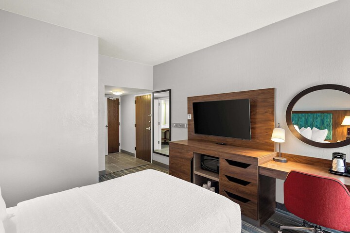 Room 17 of 42