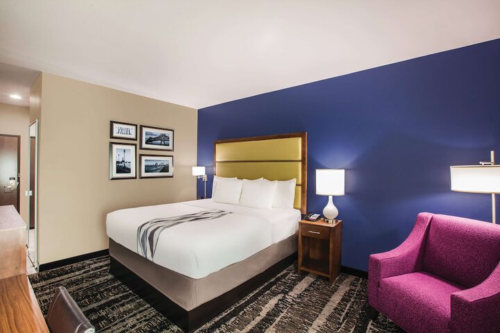 La Quinta Inn & Suites by Wyndham Baton Rouge - Port Allen